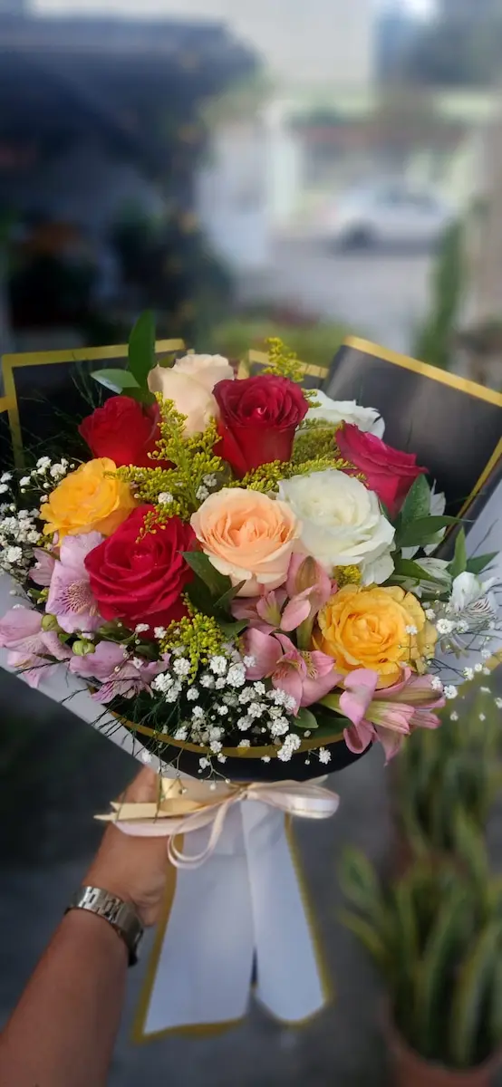 Rosas Vila Garden Flores E Plantas – Floricultura Em Vila Velha – Buquê